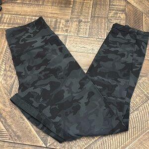 Lululemon Align Leggings! Size 10! 28” length. Camo!